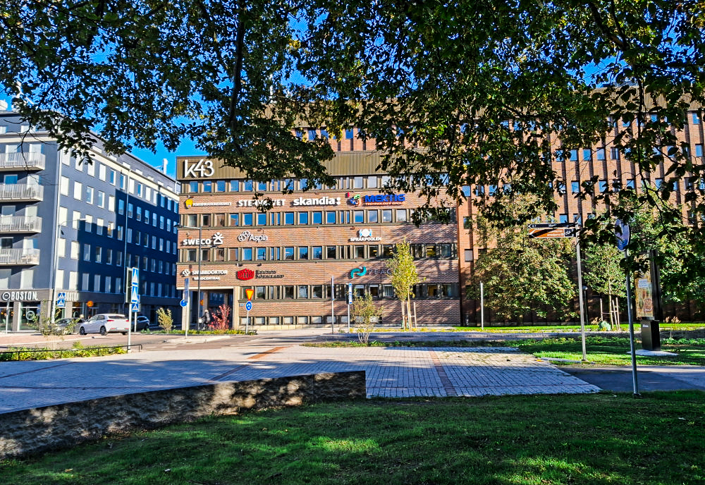Fasaden på byggnaden där Språkpoolens administrativa avdelning befinner sig.